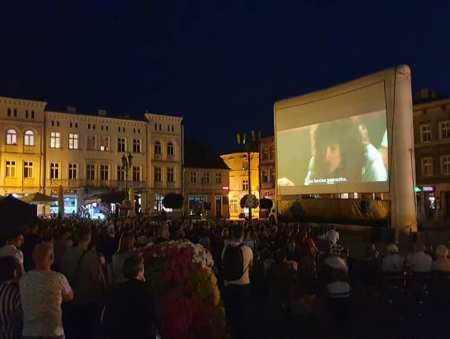 Filmowa noc pod gołym niebem